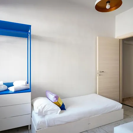 - Promis * אאוסטה